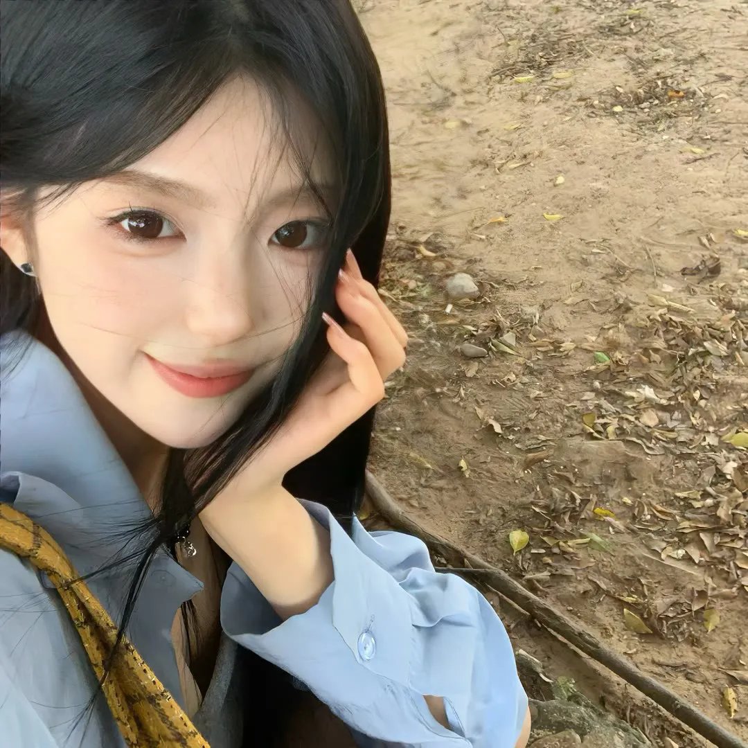 如蝶翩翩海报